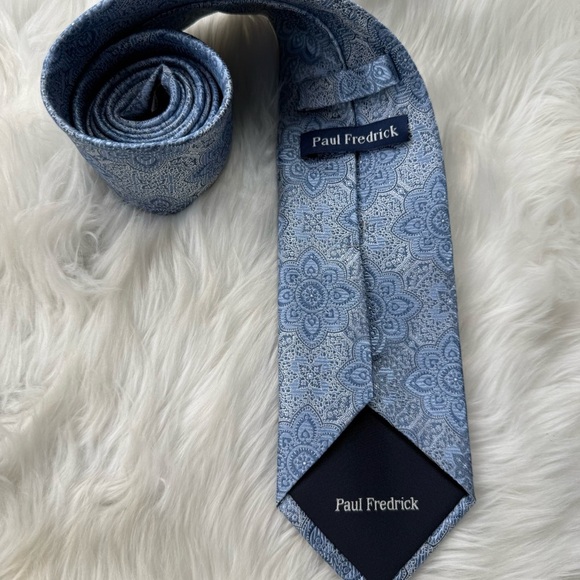 Paul Fredrick Blue Floral Medallion 100% Silk Tie - Picture 4 of 5